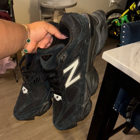 New Balance Black and White Sneakers - Picture 3 of 4